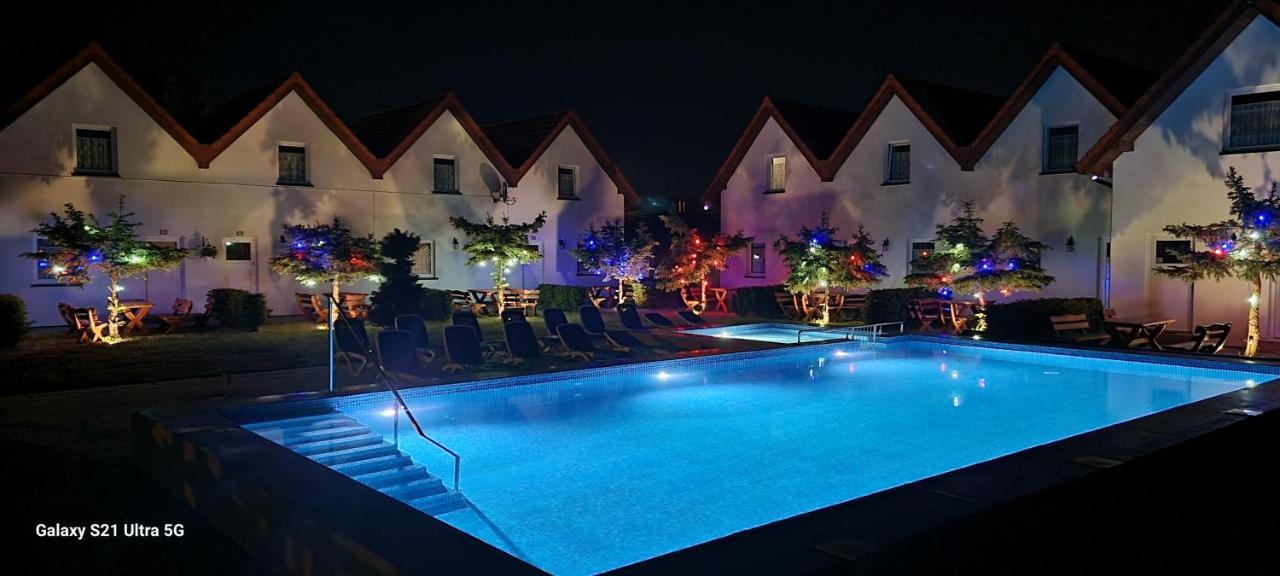 Aqua Fun Domki Z Basenem Ujście-Darłowskie Exteriör bild